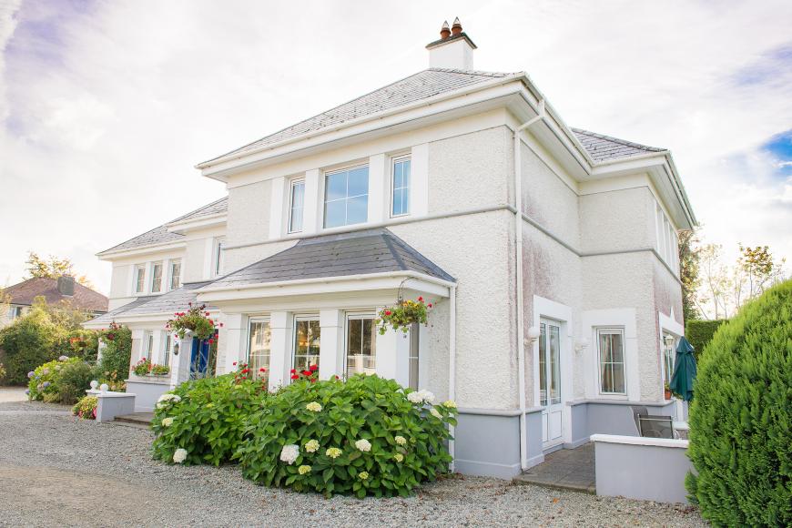 Killarney Lodge